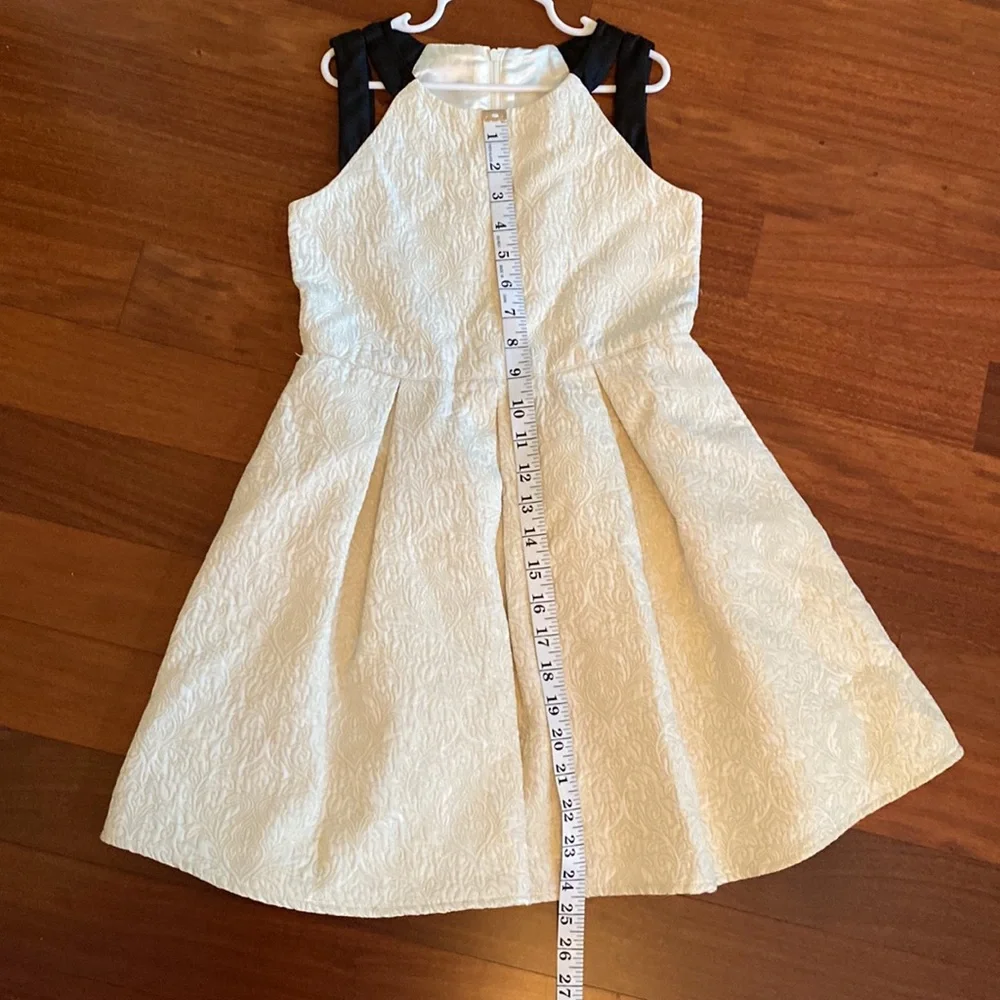 Children’s Place EUC Cream & Metallic beautiful Gold Dress w/Black Straps / Sz 8